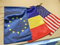 Stegulete de birou cu suport
